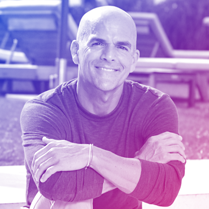 Marcos Borges headshot